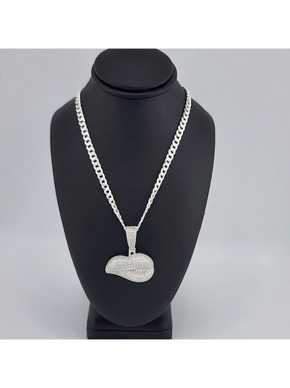 Brand New Sterling Silver 925 Biting Lips Necklace
